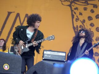 Wolfmother speelt bezwerende liveversie van Woman in 2006