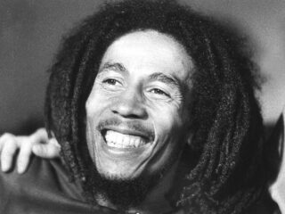Wie bezingt Bob Marley in protestnummer Buffalo Soldier?