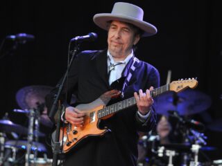 Bob Dylan met begeleidingsband Tom Petty op benefiet voor boeren