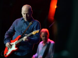 Mark Knopfler brengt tiende studioalbum One Deep River uit