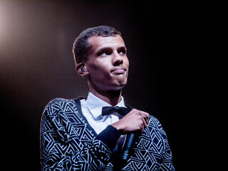 Stromae lanceert met Santé onverwachts zijn eerste single in zes jaar