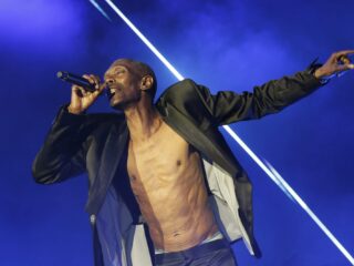 We Come 1 is Faithless' oproep tot verbroedering