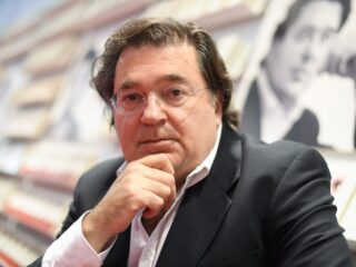 Columnist Leon de Winter: 'Soms krijg je weleens het gevoel dat we gemanipuleerd worden'