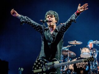 Green Day haalt live uit naar Trump in American Idiot