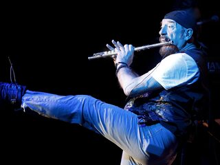 Ian Anderson schreef Locomotive Breath als wake-up call