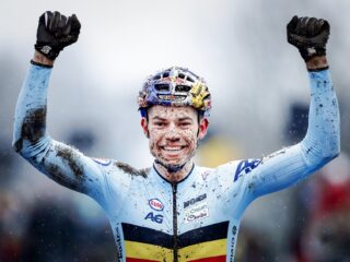Bureau Sport Podcast: 'Ik hoop dat Wout dit jaar een grote Klassieker wint'