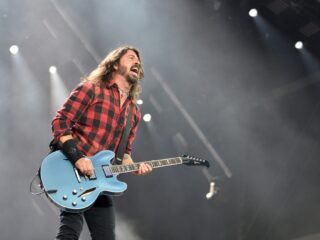 Foo Fighters kondigt eerste optreden aan sinds overlijden drummer Taylor Hawkins