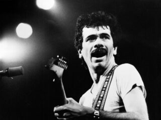 Santana speelt bezwerende versie Black Magic Woman in 1970