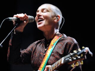 Hoe Sinéad O’Connor Nothing Compares 2 U tot een tranentrekkende hit maakt