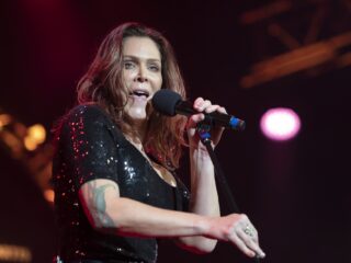 Beth Hart geeft zichzelf bloot in Paradiso na moeilijke tijd