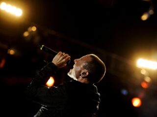 Linkin Park brengt single uit met stem van overleden frontman Chester Bennington