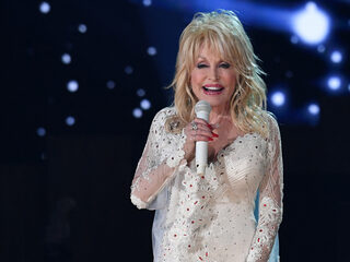 Dolly Partons hit 9 to 5 krijgt een nieuw jasje met Kelly Clarkson