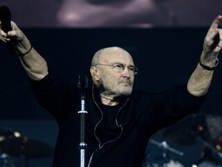 Phil Collins vertelt het verhaal achter de drumbreak van In The Air Tonight