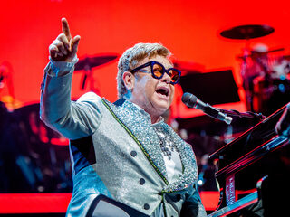 Elton Johns Your Song ontstond aan zijn moeders keukentafel
