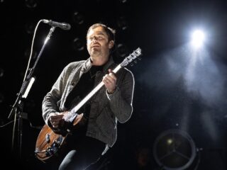 Luister hier naar de nieuwe single van Kings Of Leon