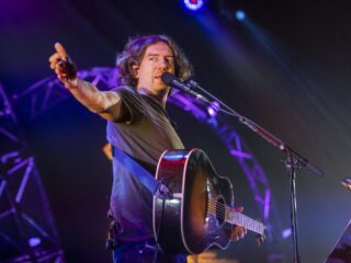 Gary Lightbody van Snow Patrol ontleedt nieuwe single in Tekstuele Voorlichting