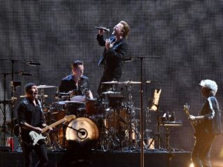 Wie of wat is God? U2 zoekt antwoorden op I Still Haven’t Found What I’m Looking For