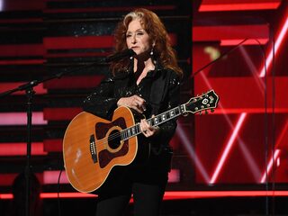 Leo Blokhuis spreekt Bonnie Raitt over haar nieuwe album