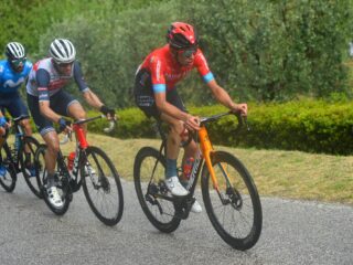 Bureau Sport Podcast: 'In het wielrennen kan niemand de knoop doorhakken'