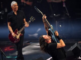 Foo Fighters' bitterzoete Walk is een herinnering aan Kurt Cobain