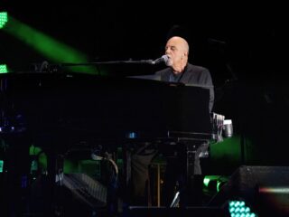 Luister hier naar het nieuwe nummer van Billy Joel
