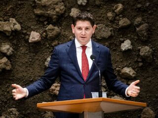 Paternotte wil verbod op politieke partijen mogelijk maken: Rens Vliegenthart reageert