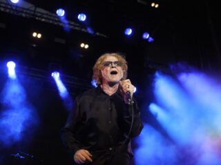 Beluister het nieuwe album Time van Simply Red