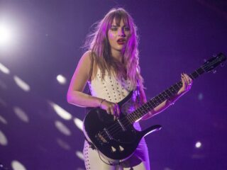 Victoria De Angelis is een inspiratie voor de nieuwe generatie bassisten