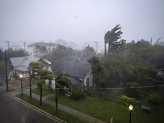 Luisteraar Alexandra woont drie uur verwijderd van orkaan Ian: "Hij komt eraan"