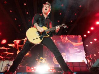 Luister hier naar het nieuwe album Saviors van Green Day