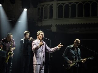 Bart Arens was bij het allerlaatste optreden van De Dijk en dit is zijn verslag