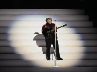 Documentaire toont Lewis Capaldi's worsteling met Tourette