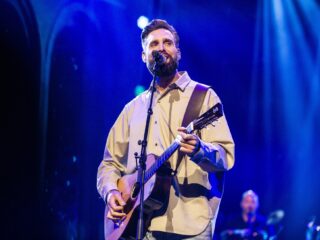 Nick Schilder zit op rozen na eerste solo-single: 'Ik ga relaxed de zomer in'