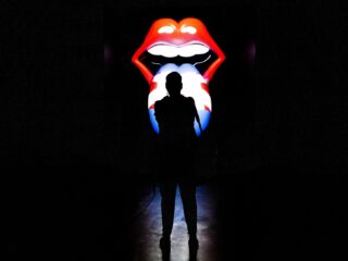 Groninger Museum haalt 23.000 euro op met Rolling Stones veiling: 'Eigenlijk is het veel meer waard'