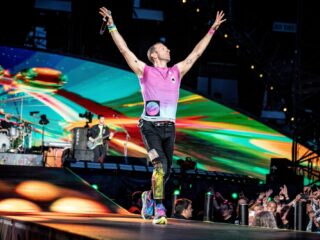 Coldplay brengt na drie jaar een nieuw album uit: luister hier naar Moon Music