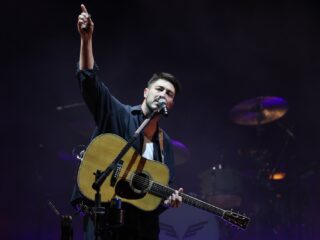 Mumford & Sons scoort NPO Radio 2 TopSong met Caroline