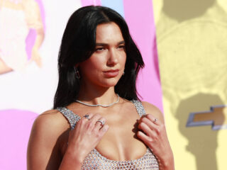 Dua Lipa zet zweterig feestje voort op haar single Houdini