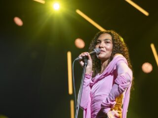 Olivia Dean brengt nieuw album The Art of Loving uit