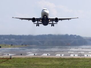 Psycholoog Lucas van Gerwen over vliegangst: 'Het is een klacht die goed te overwinnen valt'