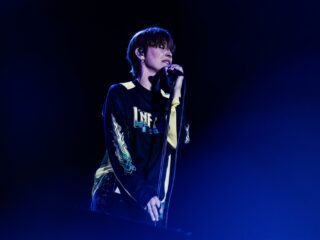 Luister hier naar Deena & Jim van Anouk