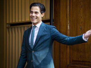 Rob Jetten zingt stiekem onder de douche