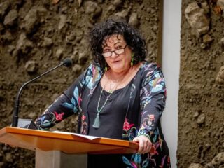 Caroline van der Plas sloop tv-studio in om favoriete artiesten te ontmoeten