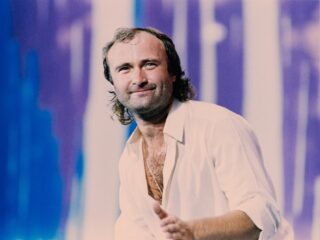 Phill Collins speelt imponerende versie Against All Odds (Take a Look at Me Now) tijdens Live Aid
