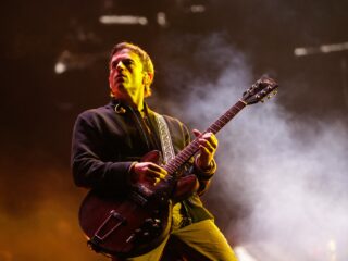 Kings Of Leon deelt nieuwe single Split Screen