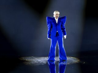 Jasper de Vries draait een half uur lang Europapa van Joost Klein op NPO Radio 2