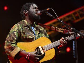 Michael Kiwanuka's nieuwe track Floating Parade is NPO Radio 2 TopSong