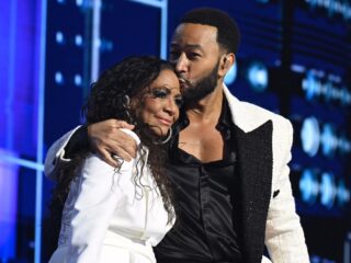 John Legend en Sheila E. coveren Prince-klassieker Let’s Go Crazy