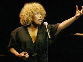 Zangeres Roberta Flack (88) overleden