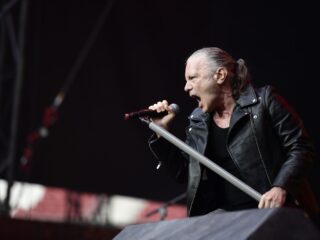 Is Can I Play With Madness van Iron Maiden een ballad?