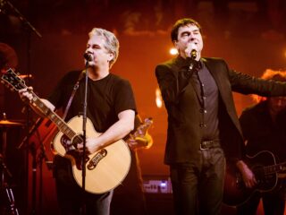 Niet Of Nooit Geweest brengt Acda en De Munnik van het theater naar de hitlijsten